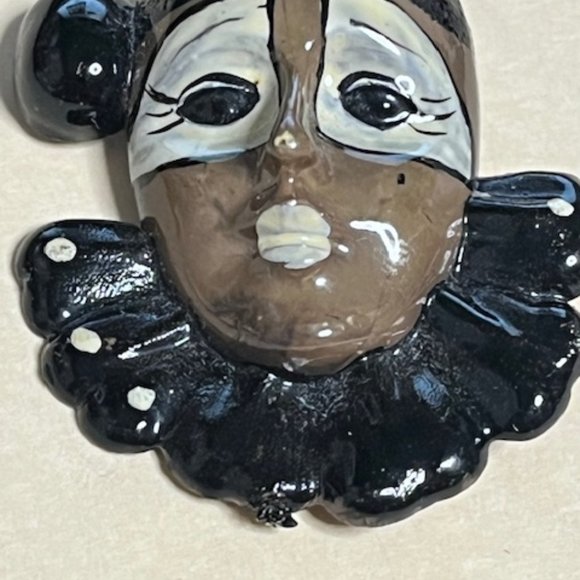 VTG RARE Hand Painted French Character of Pantomime Pierrot Brooch Pin 2" - Picture 3 of 8